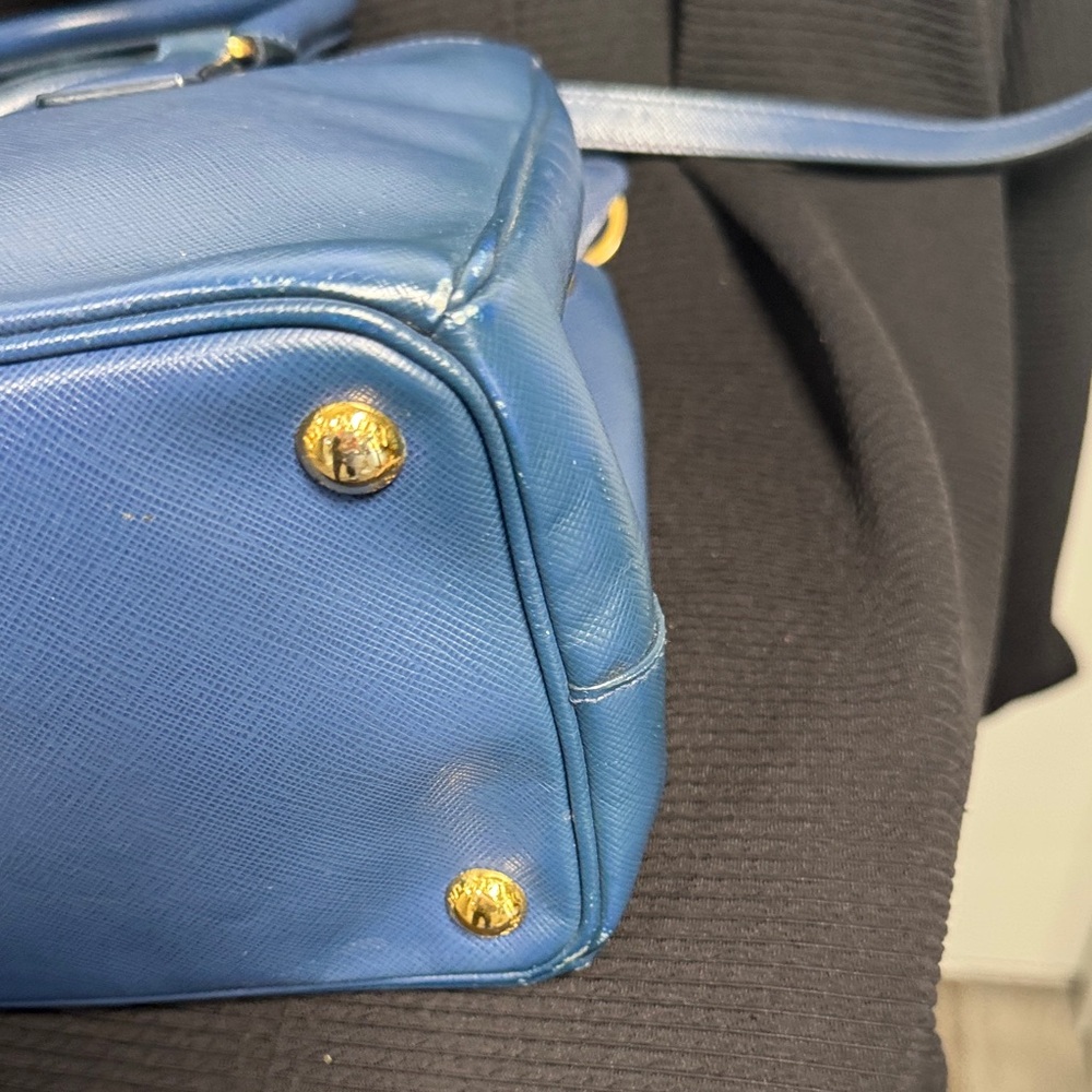 Prada Blue Saffiano Leather Women's Bag - Picture 6 of 16